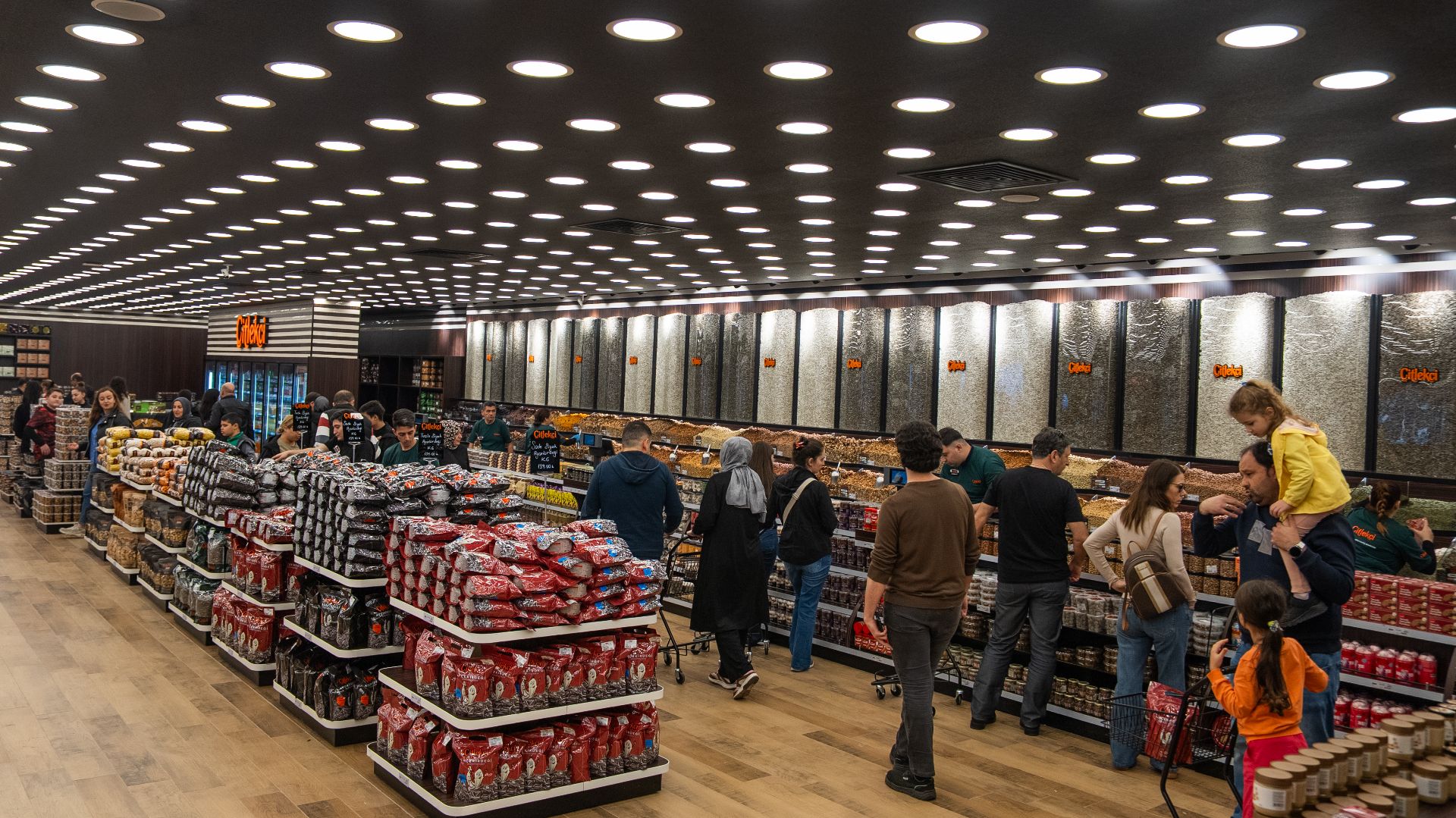 Çitlekçi Büyümeye Devam Ediyor